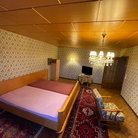 Wg In Efze, Monteurzimmer, 2 Erwachsene, 1 Doppelzimmer Nr 3 *