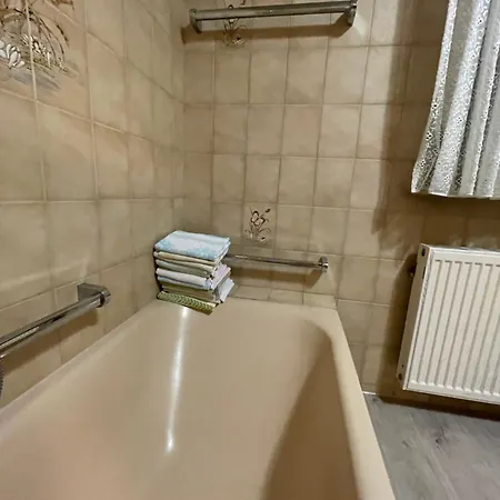 Wg In Efze, Monteurzimmer, 2 Erwachsene, 1 Doppelzimmer Nr 3 Lägenhet *